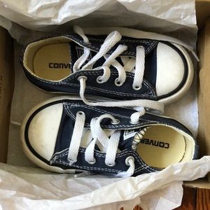 Converse navy low tops